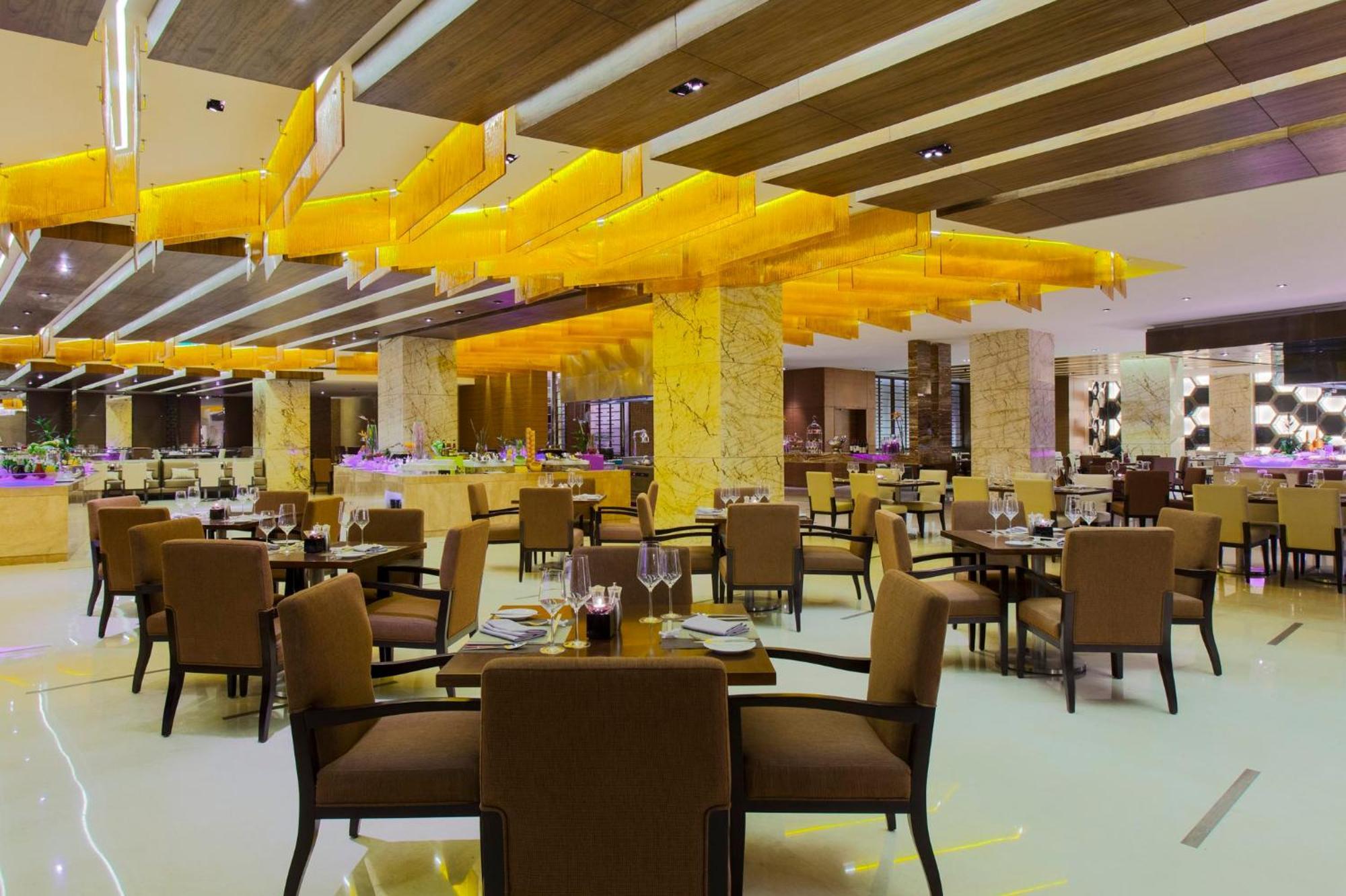Intercontinental Jinan City Center By Ihg Buitenkant foto