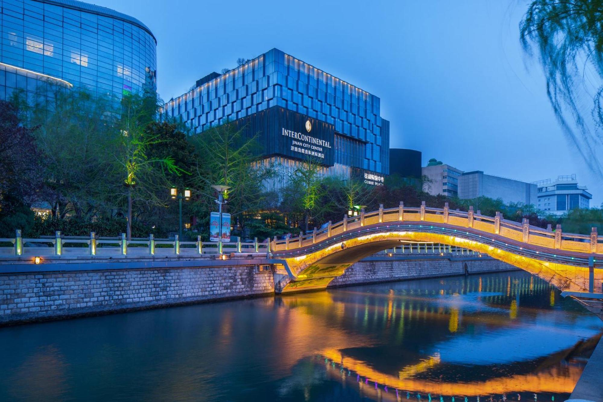 Intercontinental Jinan City Center By Ihg Buitenkant foto