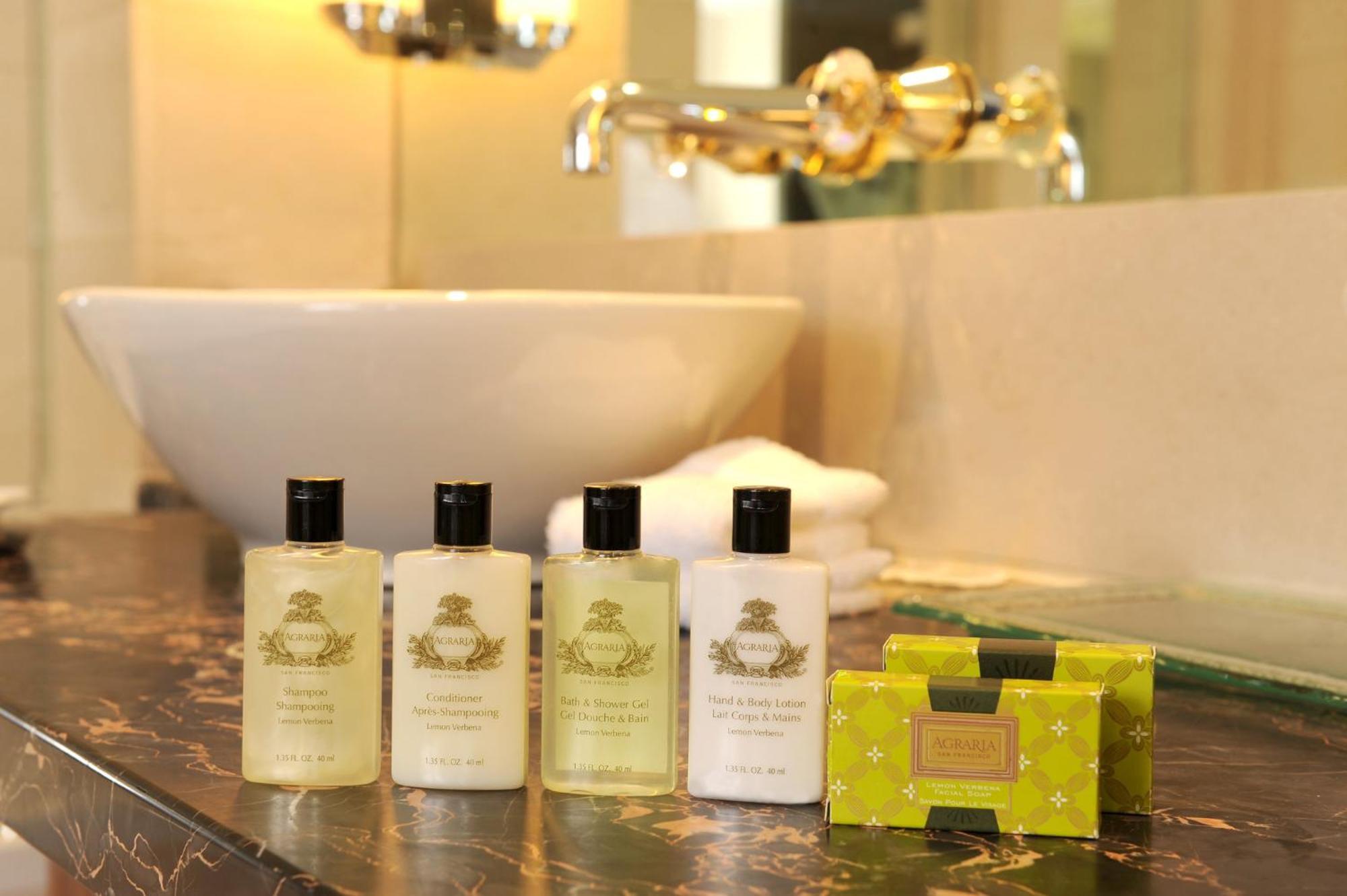 Intercontinental Jinan City Center By Ihg Buitenkant foto